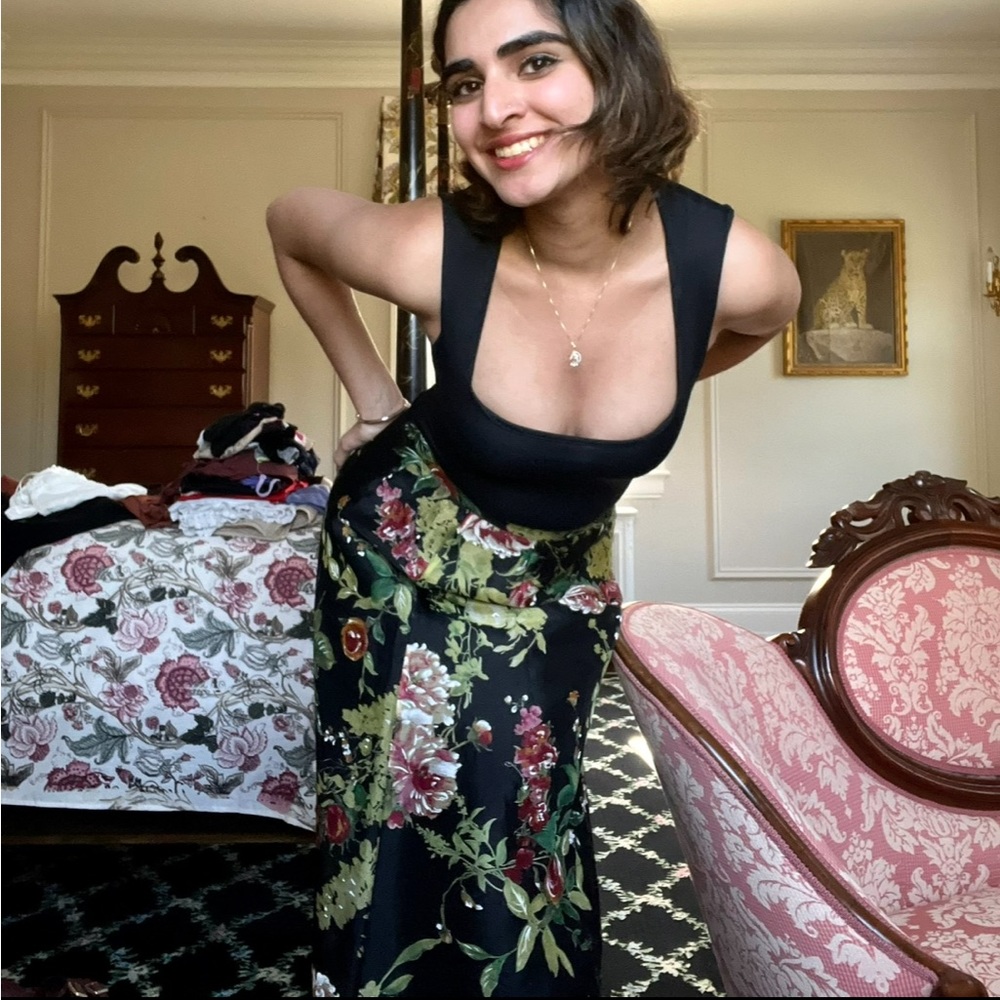 Vintage Kay Unger maxi skirt, black flower print, size 6-8, barely worn